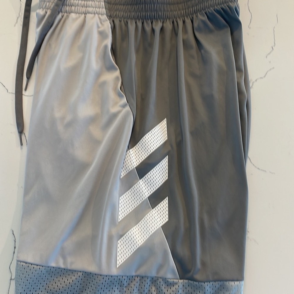 Men’s adidas Climalite basketball shorts XL